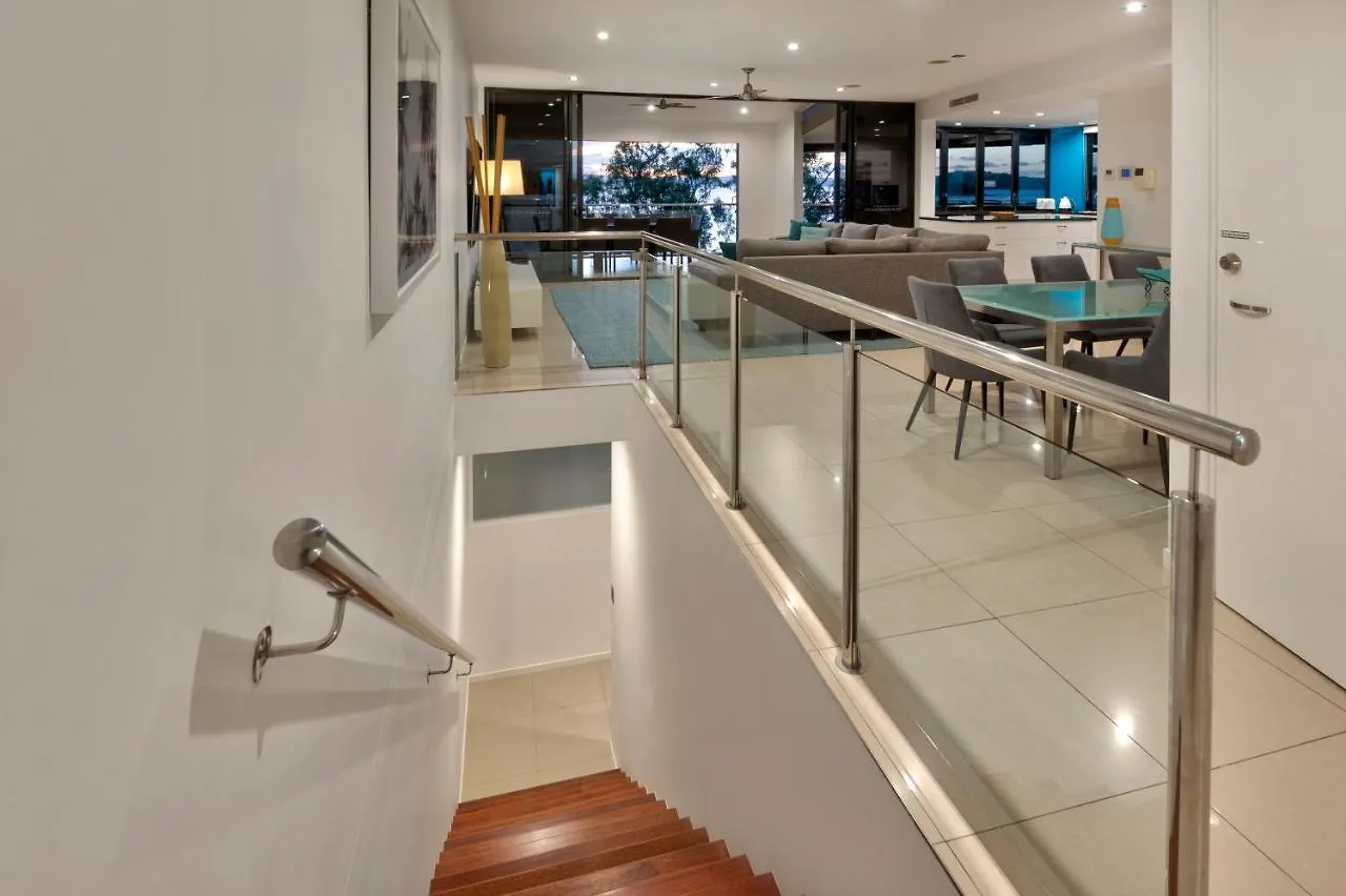 Edge 2 - Oceanfront Luxurious And Spacious 4 Bedroom Split Level Apartment With Buggy And Valet Service Hamilton Island 0*,