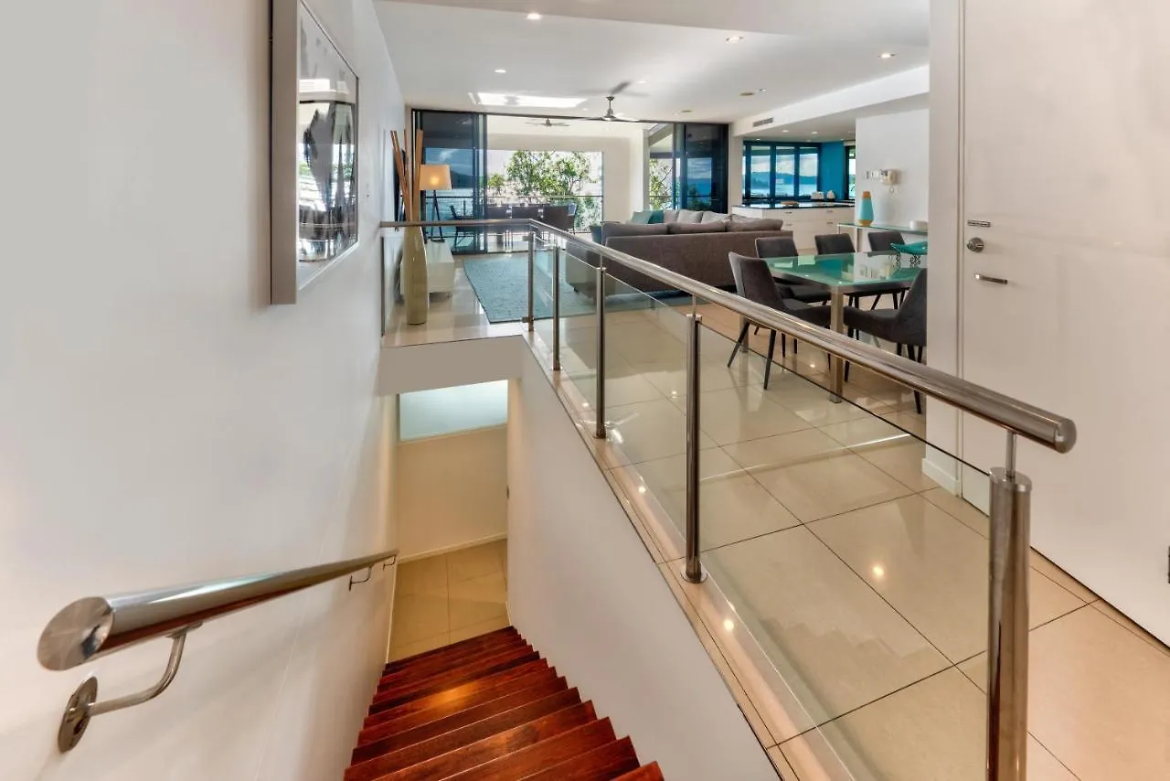 Edge 2 - Oceanfront Luxurious And Spacious 4 Bedroom Split Level Apartment With Buggy And Valet Service Hamilton Island