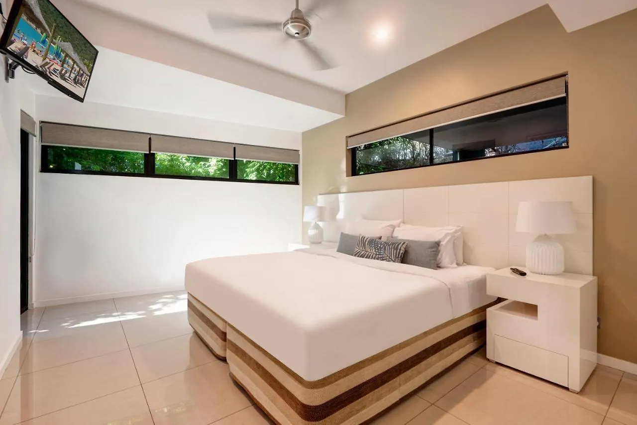 Edge 2 - Oceanfront Luxurious And Spacious 4 Bedroom Split Level Apartment With Buggy And Valet Service Hamilton Island Australia