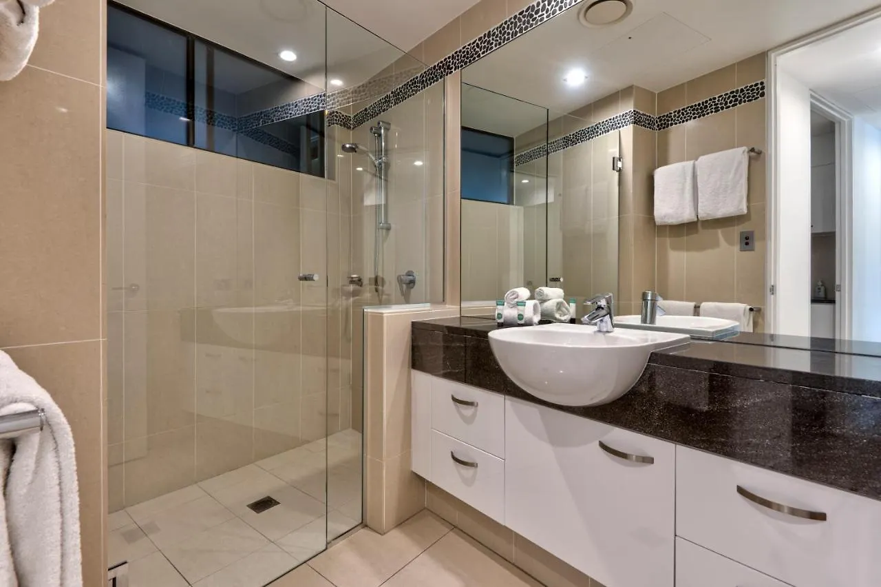 Edge 2 - Oceanfront Luxurious And Spacious 4 Bedroom Split Level Apartment With Buggy And Valet Service Hamilton Island