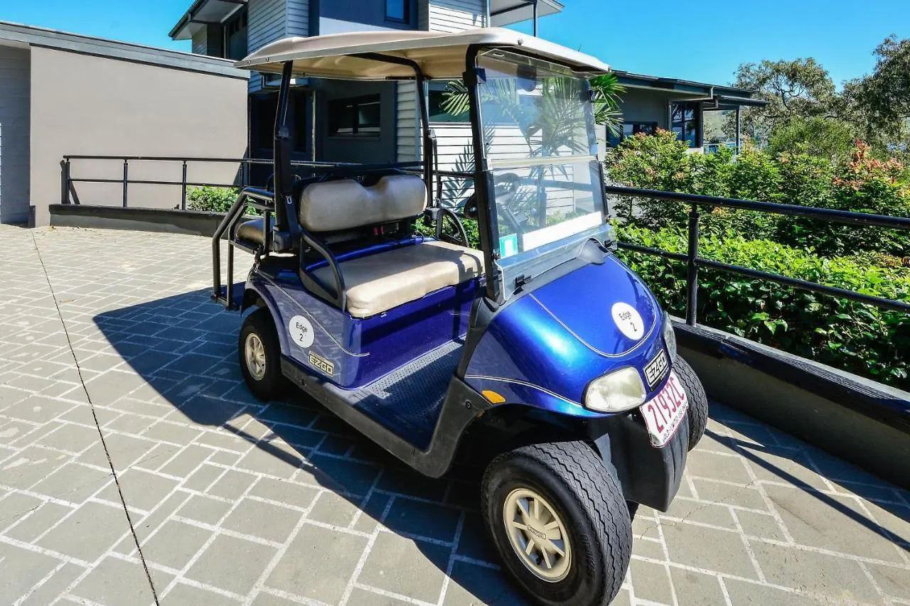 Edge 2 - Oceanfront Luxurious And Spacious 4 Bedroom Split Level Apartment With Buggy And Valet Service Hamilton Island Australia