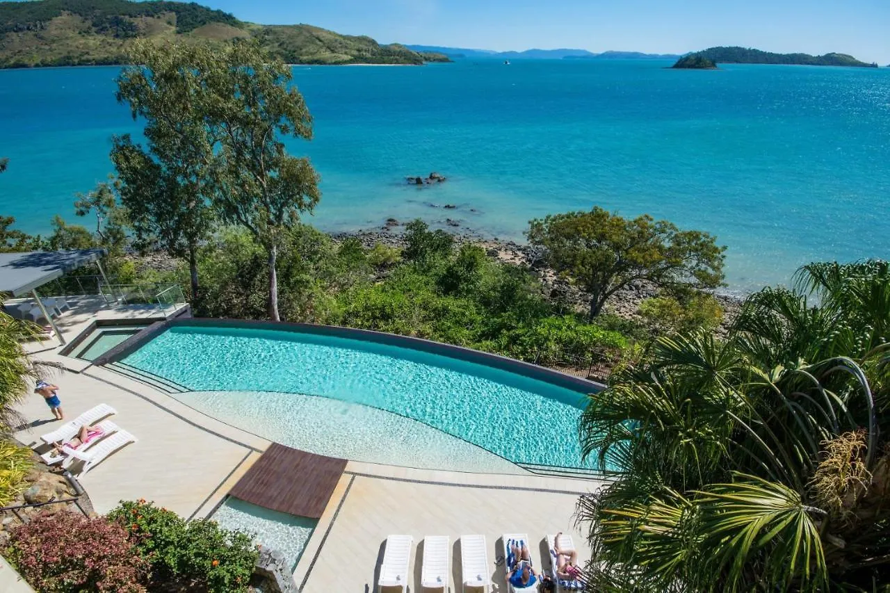 Edge 2 - Oceanfront Luxurious And Spacious 4 Bedroom Split Level Apartment With Buggy And Valet Service Hamilton Island